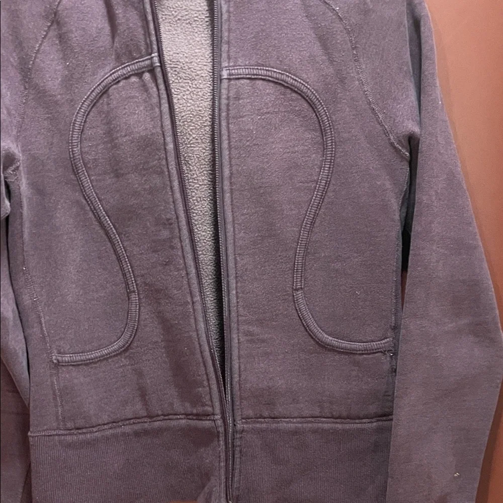 Iconic LuluLemon Zip-Up Hoodie in Dark Plum - Picture 6 of 7